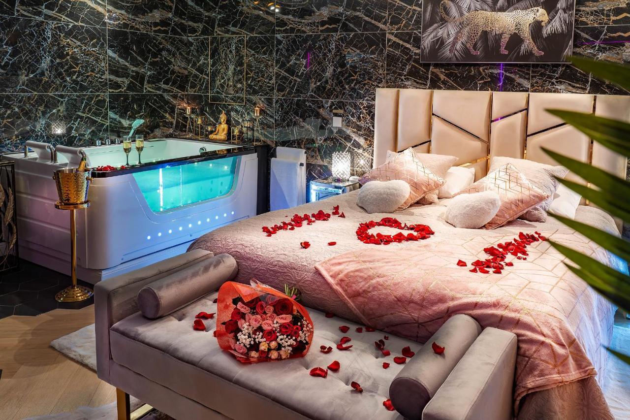 Magnifique Loft / Spa En Face De La Cathedrale ! Нарбонн Екстер'єр фото