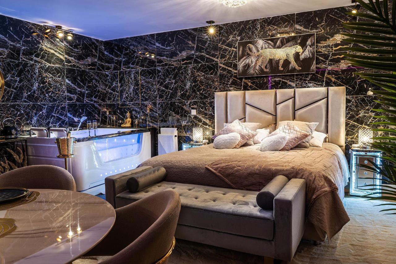 Magnifique Loft / Spa En Face De La Cathedrale ! Нарбонн Екстер'єр фото